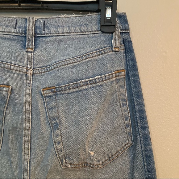 Abercrombie & Fitch Zoe Natural Rise Ankle Straight Jean - Distressed Light Wash - Picture 9 of 12